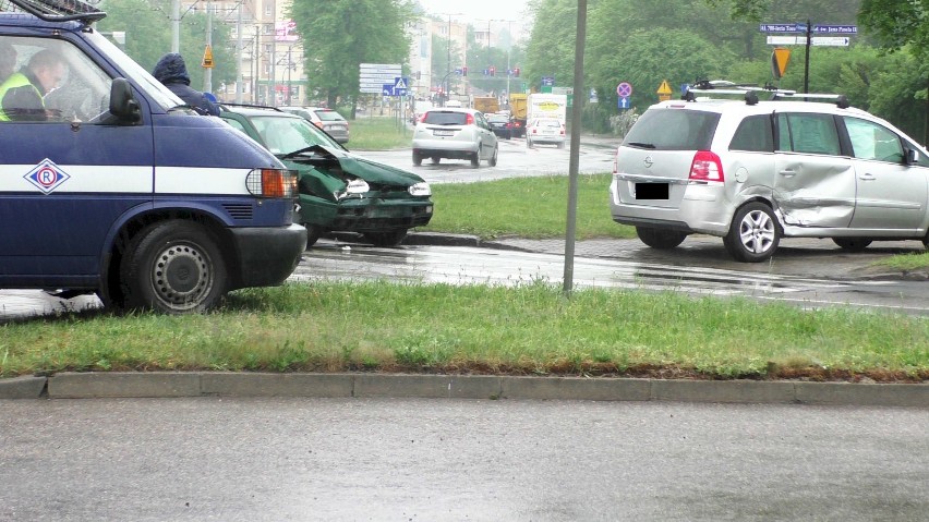 Wypadek na Czerwonej Drodze w Toruniu
