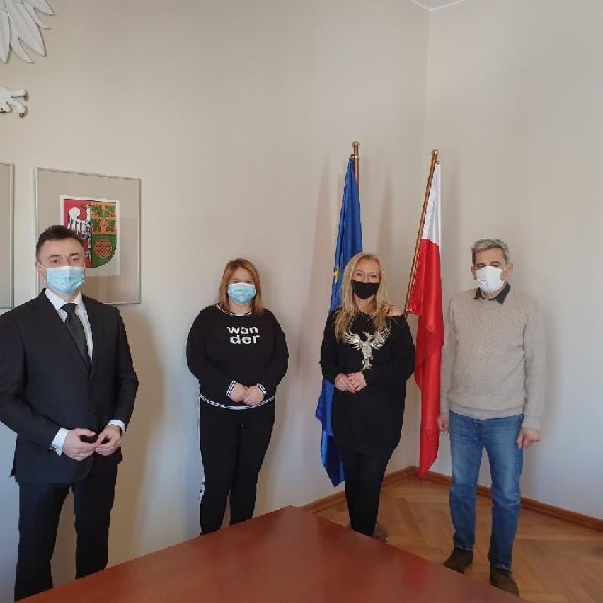 Nowy Tomyśl. Burmistrz spotkał się z przedstawicielami Związku Kombatantów RP oraz nowotomyskimi plecionkarzami