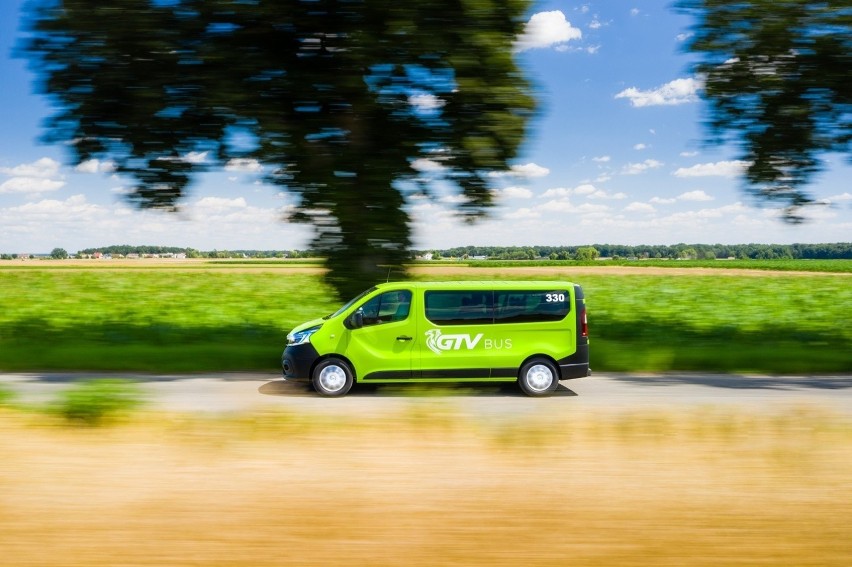 Ruszył bezpłatny transport po gminie Woźniki. Obsłuży go nowoczesny tabor 