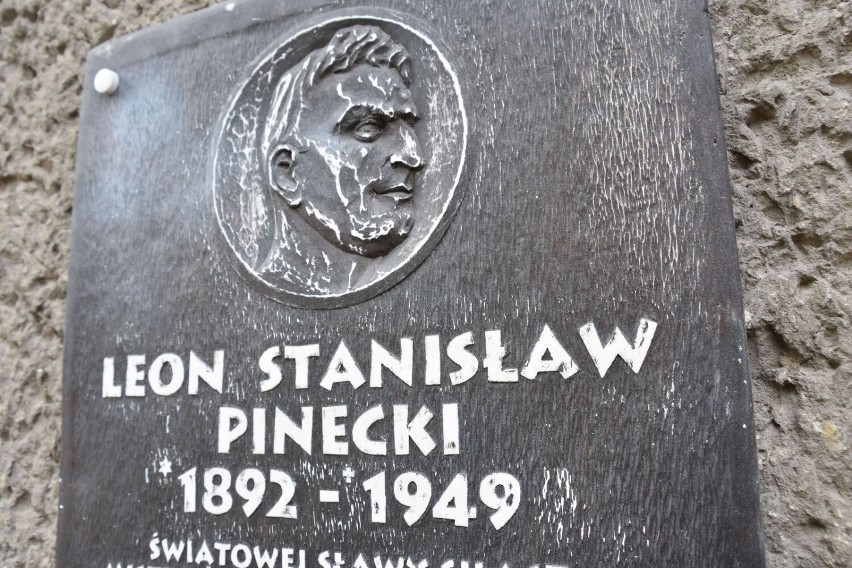Leon Pinecki był słynnym zapaśnikiem..
