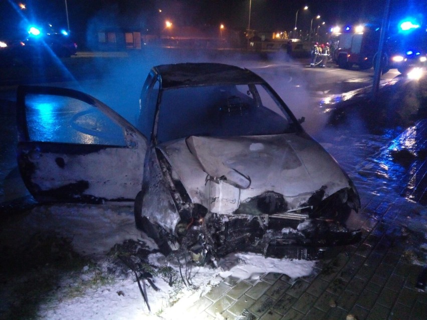 Pożar volkswagena na ulicy Pileckiego w Kielcach.