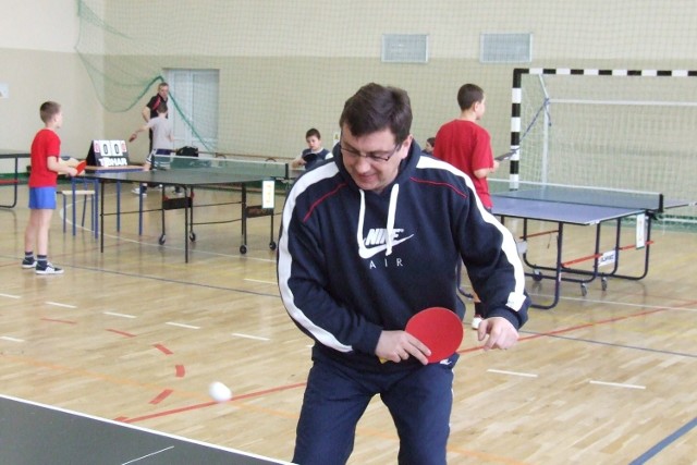 Burmistrz Człuchowa wziął już udział m.in. w turnieju ping-ponga w Chojnicach (na początku poprzedniej kadencji)