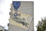Mural na bloku przy ul. Artylerzystów w Barcinie upamiętnia Powstańców Wielkopolskich [wideo] 