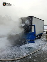 Zablokowana droga S8 w kierunku Warszawy pod Tomaszowem Maz. Pożar samochodu dostawczego [ZDJĘCIA]