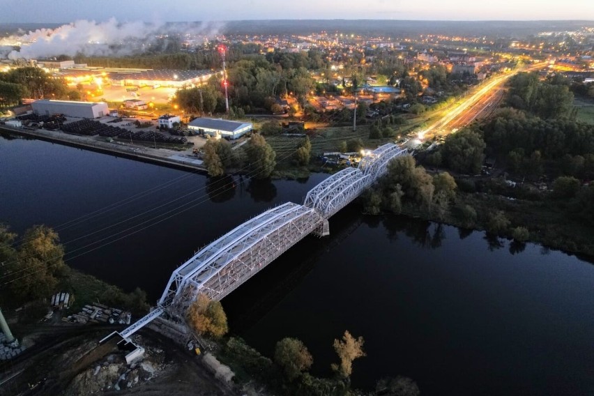 Gruntowny remont mostu kolejowego na Warcie w Kostrzynie nad...
