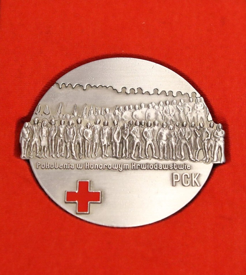 Medal 60-lecia Honorowego Krwiodawstwa PCK dla Urzędu Miasta...