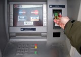Lublin: Wybił szyby w banku bo bankomat nie wypłacił mu pieniędzy