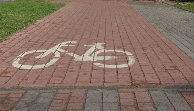 Pas dla rowerów jest oznakowany