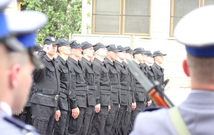 Ślubowanie nowo przyjętych policjantów mazowieckiej policji