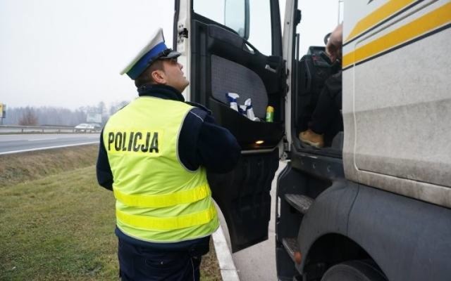 56-letni Turek kierował pod wpływem alkoholu i chciał przekupić policjantów