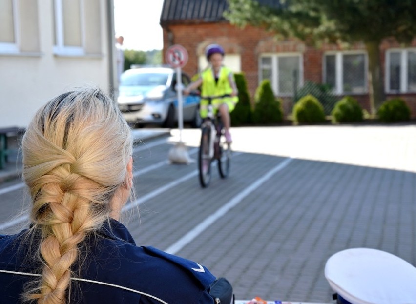 Gmina Zblewo. Młodzi rowerzyści sprawdzili swoją wiedzę! Kto zdał ma już kartę rowerową ZDJĘCIA 