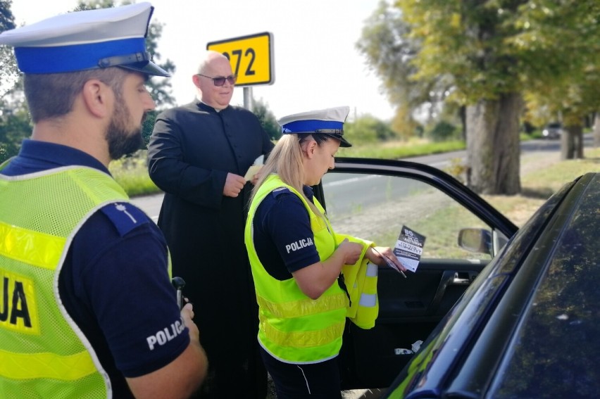 Dzień bezpiecznego kierowcy w Laskowicach. Policjanci zaskoczyli kierujących. Zobacz zdjęcia