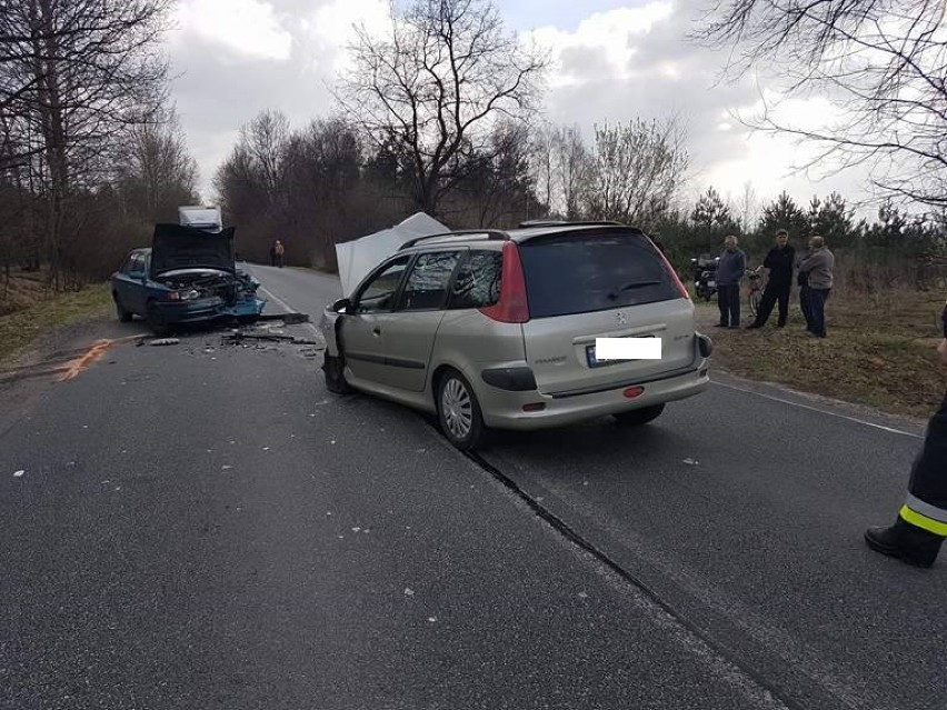 Wypadek w Ogrodzieńcu. Kobieta trafiła do szpitala [FOTO]