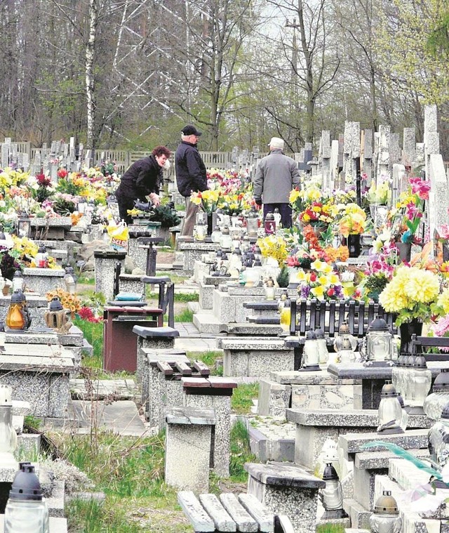 Radni nie chcą podwyżek na cmentarzu przy ul. Dąbrowskiej