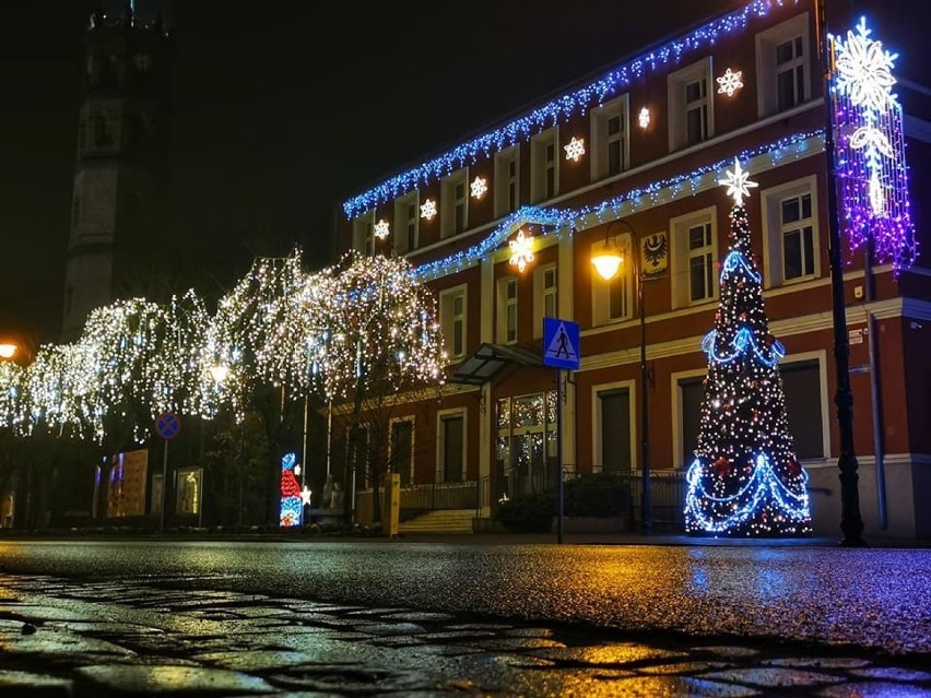 W Nowej Soli pojawiły się nowe ozdoby świąteczne. Ale nie...