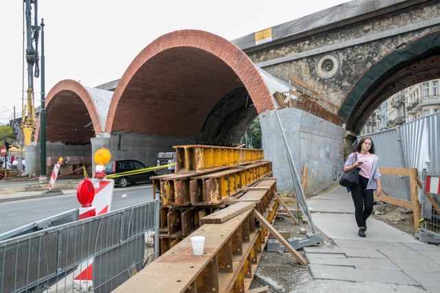 PKP przybudowuje obecnie m.in. wiadukt nad ulicą Grzegórzecką