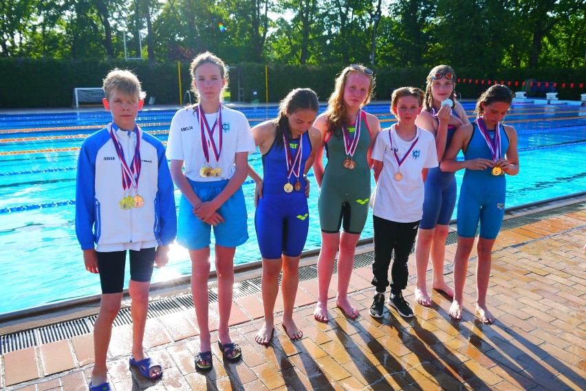 Liczne sukcesy kartuskich pływaków na zawodach w Czechach
