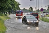 Zalane ulice w woj. śląskim, m.in. w Katowicach i Tychach. Ponad 100 interwencji straży pożarnej