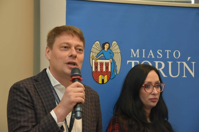 Adam Szponka, dotychczasowy dyrektor Regionalnego Ośrodka Polityki Społecznej, będzie wiceprezydentem Torunia