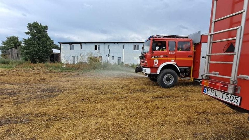Z pożarem ścierniska w Fabianowie walczyli strażacy z 4 jednostek