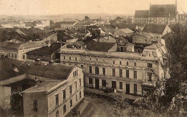 Okazała kamienica wraz z fabryką stała prawie 200 lat przy wjeździe do centrum Starego Miasta w Oświęcimiu