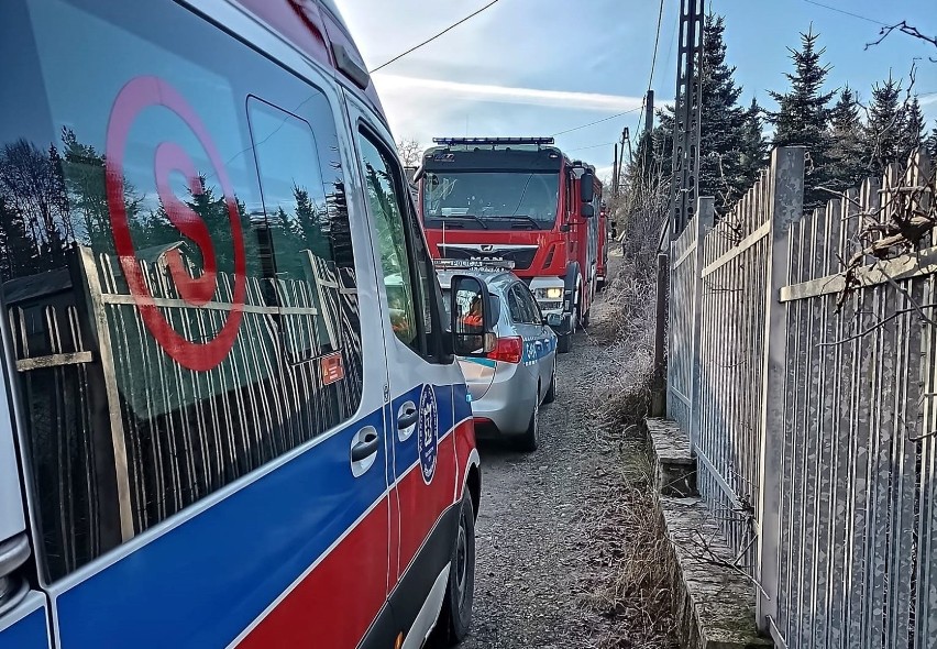 Olkusz. W garażu, przy ulicy Kamyk, zginął mężczyzna. Uległ zaczadzeniu