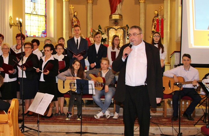 Śpiewali na cześć Jana Pawła II. Był to piękny i wzruszający koncert! [FOTO]