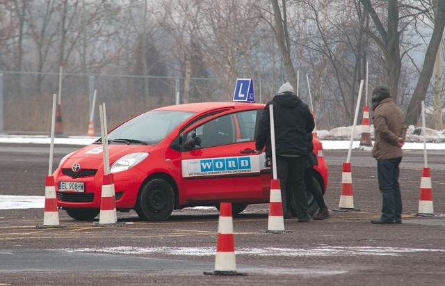 Na egzamin praktyczny trzeba czekać około 25 dni.