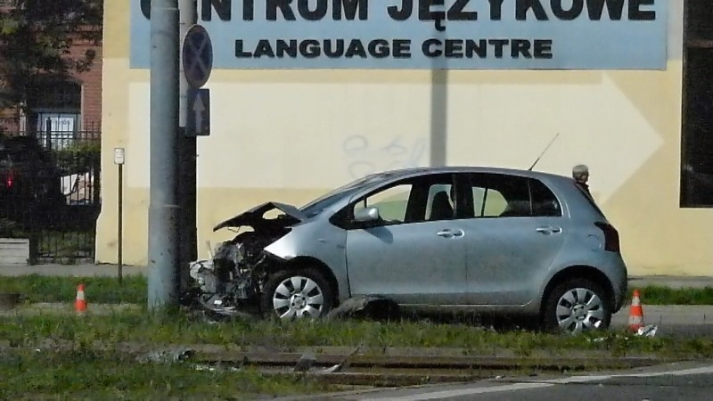Poważny wypadek na skrzyżowaniu Mickiewicza z Wólczańską w Łodzi