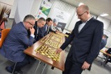 Symultana szachowa na zakończenie turnieju w Legnicy [ZDJĘCIA] 