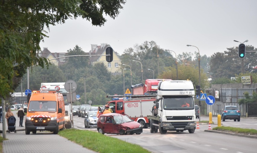 Malbork. Zderzenie na al. Wojska Polskiego. Policja ustaliła, że sprawca był pijany 