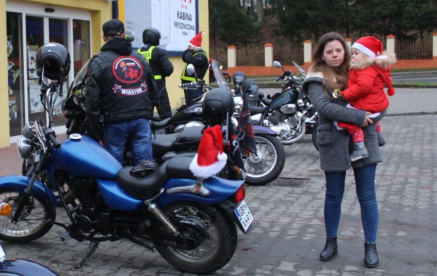 Zamiast saniami, Święty Mikołaj przyjechał motocyklem. Właściwie wieloma (FOTO)