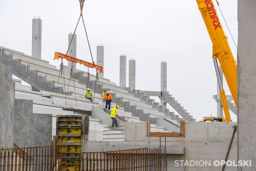 Zobacz postęp prac na budowie stadionu w Opolu.