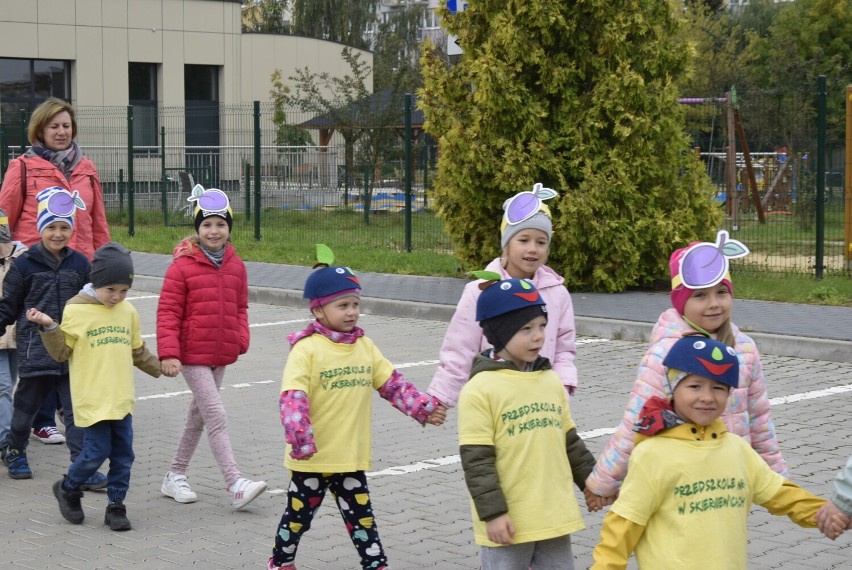 Dzień Przedszkolaka dzieci z „Trójki” uczciły pochodem na Rynek