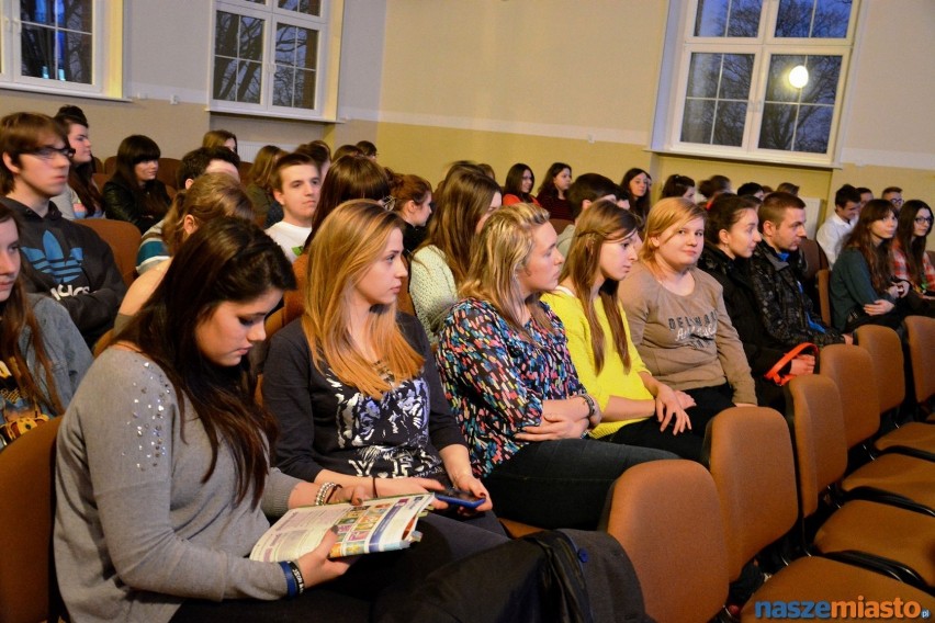 Noc Naukowców w I Liceum Ogólnokształcącym w Lesznie. 5...