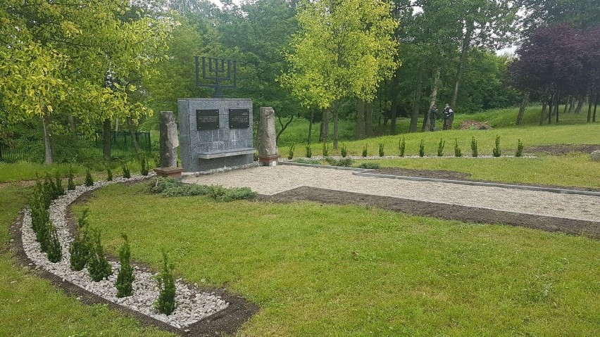 Akt wandalizmu na cmentarzu żydowskim w Dąbrowie Górniczej. Policja jest już na tropie sprawców