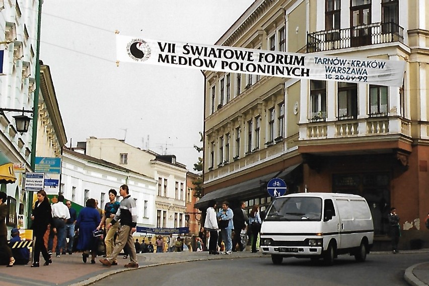 Tarnów 25, 20 i 15 lat temu. Tak wyglądało wtedy miasto i jego mieszkańcy. Szukajcie się na fotografiach! [ARCHIWALNE ZDJĘCIA] 28.04