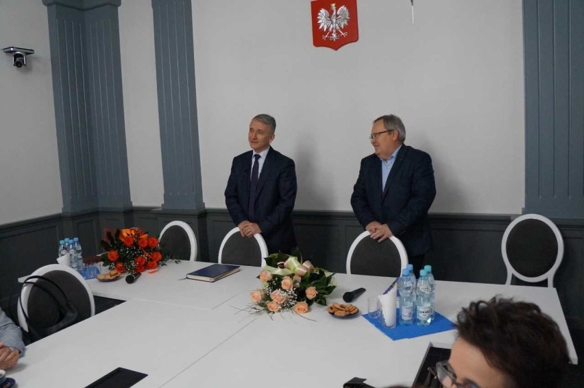 Burmistrz Opoczna, Dariusz Kosno, spotkał się z dyrektorami szkół i przedszkoli [foto]