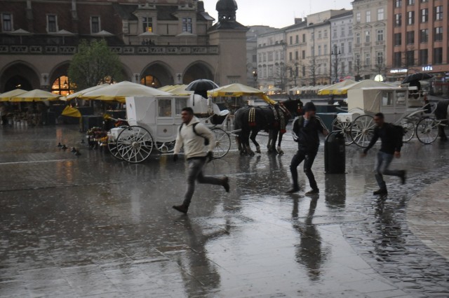 IMGW: mogą wystąpić burze z gradem w Krakowie i okolicach