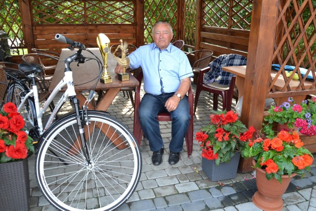 Jedną z nagród, jaką otrzymał Józef Szczygieł w konkursie był właśnie nowy rower, który z pewnością przyda mu się w codziennej pracy