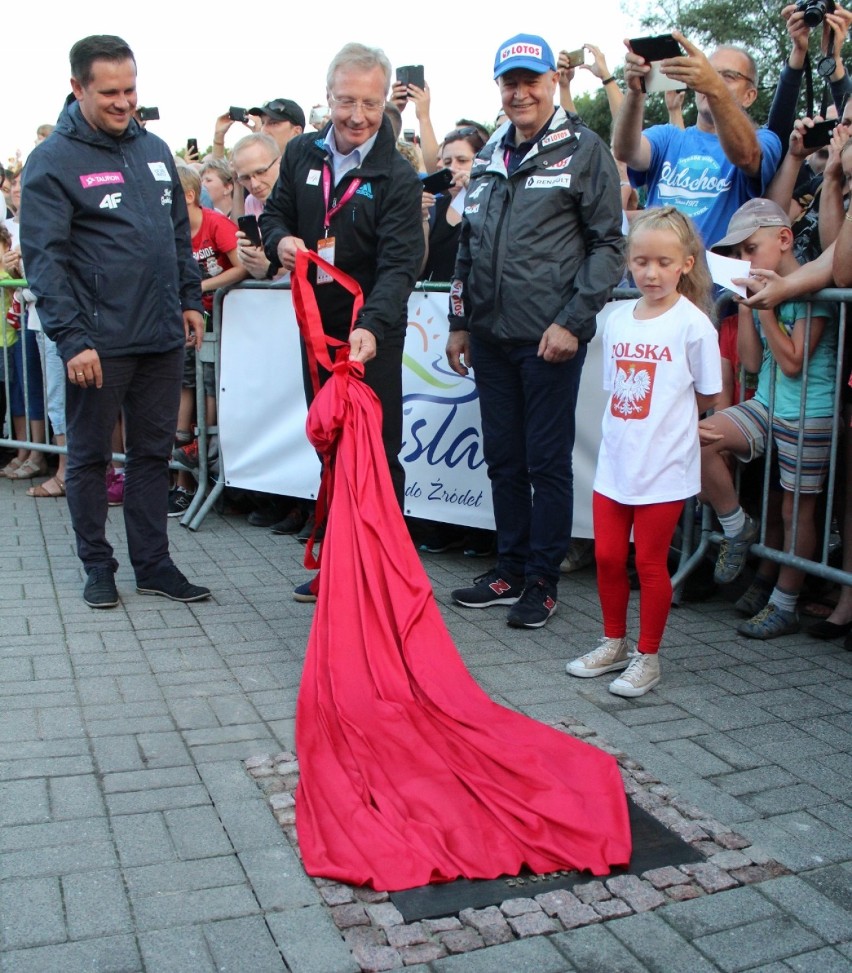 Walter Hofer, dyrektor Pucharu Świata, odsłonił swoją gwiazdę na Alei Gwiazd Sportu w Wiśle (ZDJĘCIA)