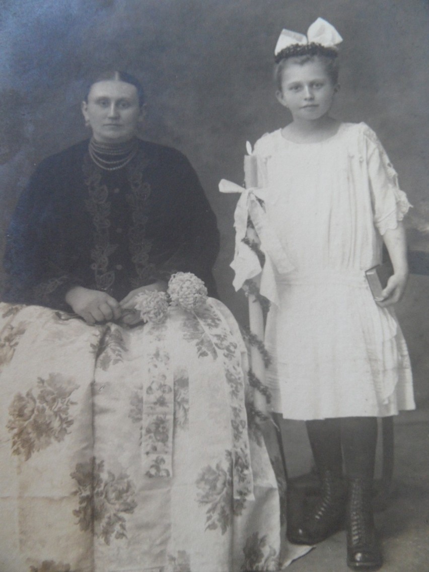Babcia i mama pani Heleny Gwóźdź