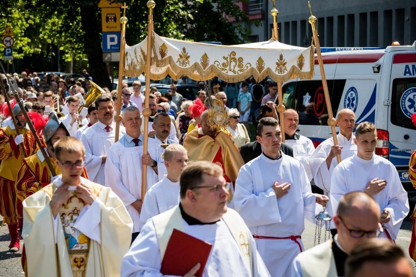 Procesja Bożego Ciała w bydgoskiej Bazylice przeszła...