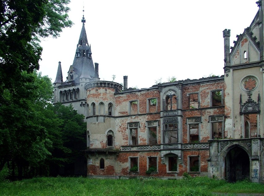 W XIX wieku pałac zakupił hrabia Hans Ulrich von...