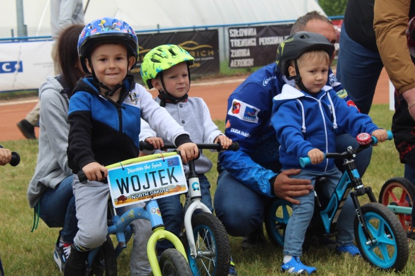 Leszno. Speedway Junior Leszno przy Smoczyku. Maluchy na rowerach dały czadu [ZDJĘCIA] 