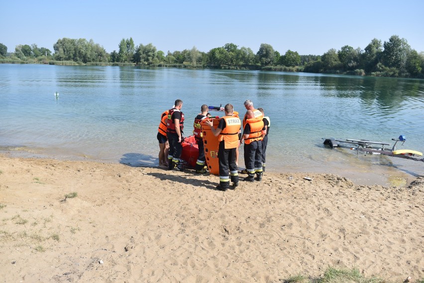 Strażacy z Leszna ćwiczą ratownictwo wodne w Zaborowie