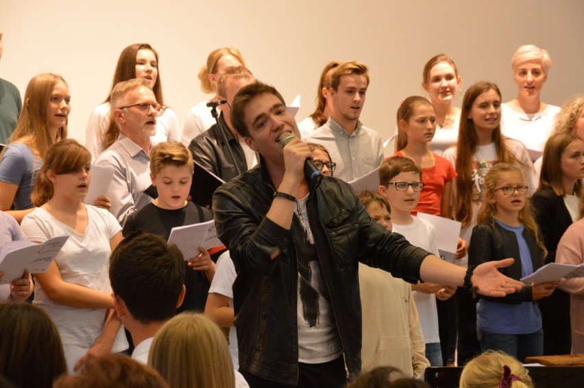 Jednym z wydarzeń tygodnia kultury chrześcijańskiej są najpierw warsztaty, a potem koncert muzyki gospel w kościele pw. Miłosierdzia Bożego w Lęborku.