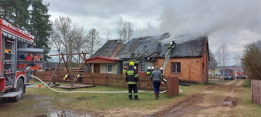 Pożar domu w Cyku, gm. Czarnia. 19.04.2022. Ruszyła akcja pomocy pogorzelcom