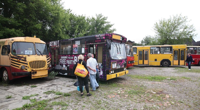 Piknik "Bądźmy razem bezpieczni" w Zajezdni Muzealne Brus