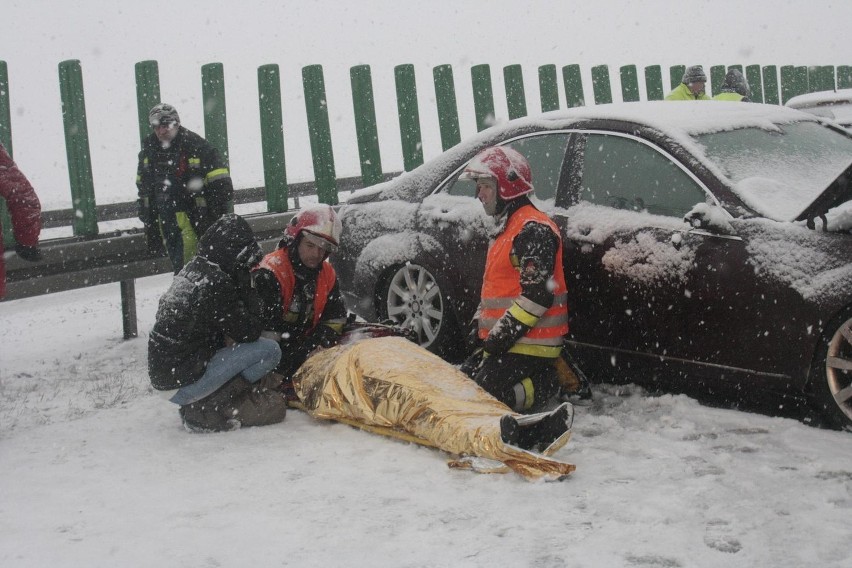 Wypadek na autostradzie A4 przy zjeździe na Złotoryję